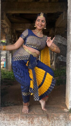 Lasya Nagaraj Instagram - Reels inbetween takes! 
#bharatanatyamreels #classicalmusic #classicaldancersofinstagram #ourheritage #culture #temple #oldtemplesofindia