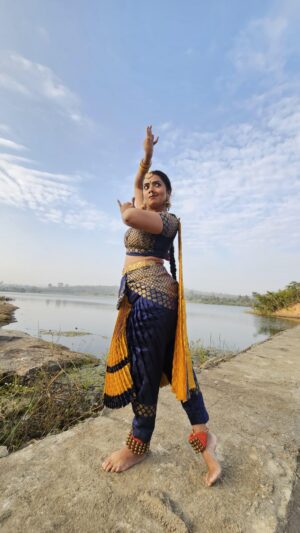 Lasya Nagaraj Instagram - 😉😉
.
.
.
#abrarentry #animal #bharatanatyamdancersofinstagram #popularreels #trendingreels #trendingsongs #danceindia