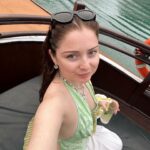 Laurène Arnoux Instagram - Welcome to Vietnam 🐉 🇻🇳