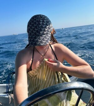 Laurène Arnoux Instagram - Souvenirs d’été 🩵🐚