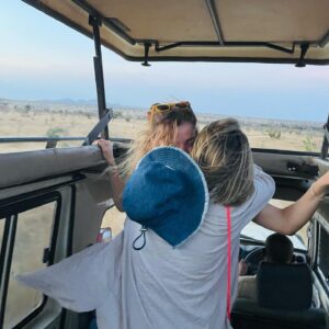 Laura Adriani Instagram - Africa - Kenya (Safari)

1. Per la prima volta nella mia vita ho azzeccato un outfit
2. Il safari inaspettato
3. Per i nostri trent’anni abbiamo deciso di regalarci un viaggio in Kenya
4. Uno di quei tramonti che non dimenticherò mai
5. La mia compagna di banco dal 2004
6. L’alba più bella della mia vita
7. La nostra guida pienah di noi dopo poche ore
8. Noi innamorate
9. Le costanti protagoniste di questi giorni: CAVALLETTE E ISTERIA

Hakuna matatina per i nostri trent’anni amiche mie 🤍
#hakunamatatina30