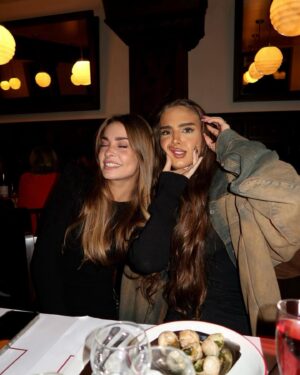 Laura Battistella Instagram - :3 ♡