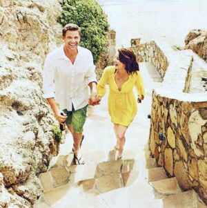 Laura Leighton Instagram - Anybody else thinking about summer?  Today’s #FBFriday is from 2008... with Doug for @instylemagazine in #CaboSanLucas.  Ahhhhhh, summer. ❤️