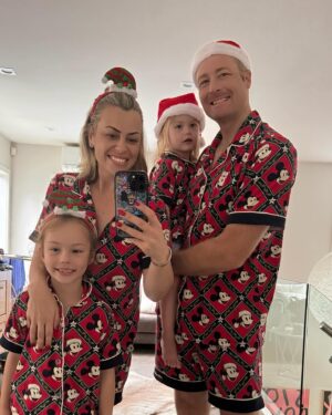 Laura McGoldrick Instagram - Christmas 2023 📸🎄❤️