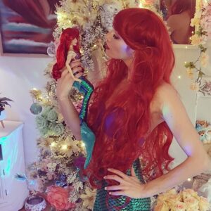 Laura Moure Instagram - Hermana necesito 20 nosequebops,un cachivache y un boquiche humerfluo curvilineo ... #littlemermaid #disney #ariel #lasirenita
