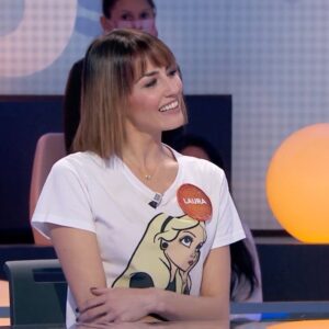Laura Moure Instagram - Que maravillosa experiencia !!! Me impacta verme ahí !!!!!! Gracias a todos por tantísimo cariño en vuestros mensajes y comentarios estos días ... 🤗🥰Lo pase en grande en @pasapalabra con @robertolealg y con toooodo el equipoooo !!!