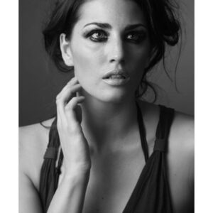 Laura Moure Instagram - Nueva foto de perfil . Os gusta ?? Es un fotón de mi querido  @cesarlorenzophoto