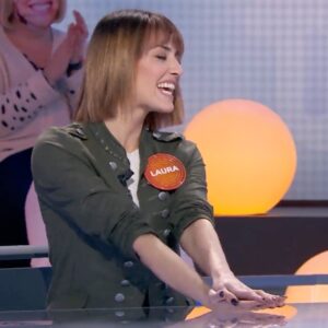 Laura Moure Instagram - Que maravillosa experiencia !!! Me impacta verme ahí !!!!!! Gracias a todos por tantísimo cariño en vuestros mensajes y comentarios estos días ... 🤗🥰Lo pase en grande en @pasapalabra con @robertolealg y con toooodo el equipoooo !!!