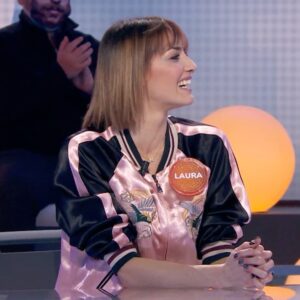 Laura Moure Instagram - Que maravillosa experiencia !!! Me impacta verme ahí !!!!!! Gracias a todos por tantísimo cariño en vuestros mensajes y comentarios estos días ... 🤗🥰Lo pase en grande en @pasapalabra con @robertolealg y con toooodo el equipoooo !!!