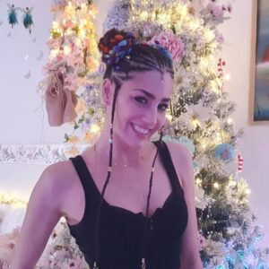 Laura Moure Instagram - Si ya no se que más decorar por navidad ...me decoro yo! #braids @trenzas_africanas1