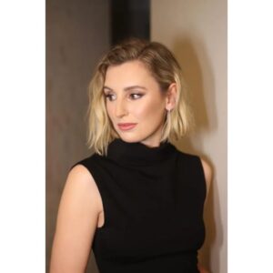 Laura Carmichael Instagram - Paris press 💞#ANewEra 

Styling @rebeccacorbinmurray 
Make-up @harold_james 
Hair @rudymarmet 
Dress of dreams @christopherkane