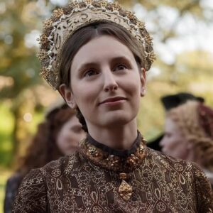 Laura Carmichael Instagram - So excited to be chatting all things  @the_spanish_princess_starz today! Coming to @starz Spring 2019 💗