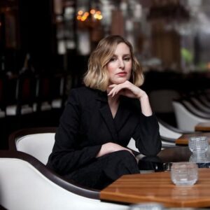 Laura Carmichael Instagram - Thanks for having me @WWD 🖤🖤🖤
📸 @lexieblacklock
Wearing @motherofpearl styled by @rebeccacorbinmurray 
Hair @blakeerik 
Make up @tina_turnbow 
#DowntonAbbeyFilm