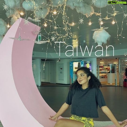 Laura Castro Instagram - Vem conhecer um pouquinho de Taiwan comigo 🌆😜