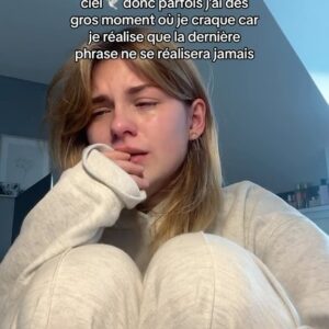 Laura Dutilleul Instagram - C4ncer de m**** 
tu me manques tellement…« chanson d’amour » vit et vivra pour toi ❤️ #papy #famille