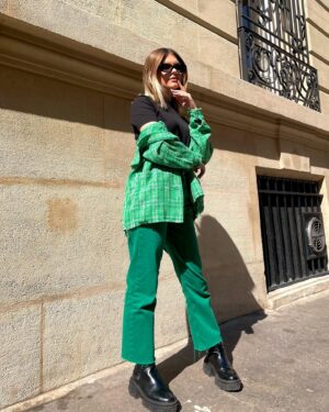 Laura Dutilleul Instagram - Mais pour qui je me prends ?😭😂
✅💚🍀🔫🌴🦜🌳🐍