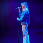Laura Dutilleul Instagram - 2023 en 10 photos ❤️‍🔥 Vous avez découvert "Respire" et mon histoire. Il y a aussi eu "Plus de problèmes", et nous préparons la suite ^^ Vous me découvrez de plus en plus artistiquement et musicalement ; la suite arrive vite (très vite), et j'ai trop hâte !!! <3 Merci pour cette année, à vous, à ceux qui ont croisé ma route et à toutes les personnes qui m'entourent. J'ai une grosse pensée pour mon papy qui nous a quitté cette année. Je pense à toi tous les jours. Et promis, 2024 est à nous 🤍