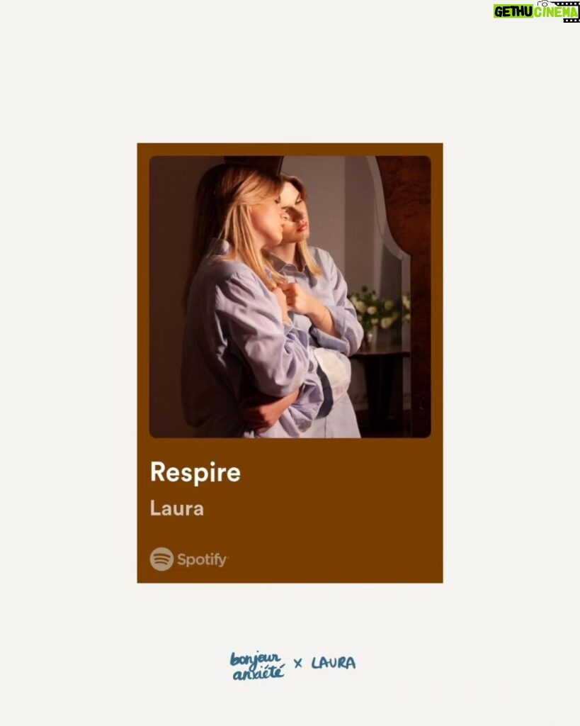 Laura Dutilleul Instagram - C'est quoi la chanson qui te fait du bien et qui calme ton anxiété ? 💙 Tu peux découvrir la nouvelle pépite "Respire" de @laurachanteuse et la playlist "Calmer l'anxiété et l'angoisse" sur Spotify pour t'aider à t'apaiser quand ça ne va pas ☀️
