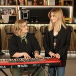 Laura Dutilleul Instagram - 2023 en 10 photos ❤️‍🔥 Vous avez découvert "Respire" et mon histoire. Il y a aussi eu "Plus de problèmes", et nous préparons la suite ^^ Vous me découvrez de plus en plus artistiquement et musicalement ; la suite arrive vite (très vite), et j'ai trop hâte !!! <3 Merci pour cette année, à vous, à ceux qui ont croisé ma route et à toutes les personnes qui m'entourent. J'ai une grosse pensée pour mon papy qui nous a quitté cette année. Je pense à toi tous les jours. Et promis, 2024 est à nous 🤍