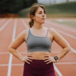 Laura Esquivel Instagram - siempre se puede 💪🏻✨ aunque cueste, hacelo igual. aunque tengas miedo, hacelo igual. aunque te de incertidumbre, hacelo igual. el dolor convive con nosotros, aunque decidas quedarte en tu zona de confort, o decidas desafiarte y alcanzar eso que deseas. la fotito es de mi próximo videoclip.. un temón que está empezando a ser de mis favoritos 💫 falta un poquito para anunciar fecha de lanzamiento 🫶🏻 📸 @andrea.alegre.foto