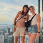 Laura Esquivel Instagram - feliz cumple mami 🩵🎂!!! mi acuariana favorita. la que viene con las ideas más divertidas. moderna, activa, positiva… obvio que la foto tenía que ser de NYC 🗽 así volvemos pronto 🤭 que tenemos mucho para caminar juntas 👩🏽‍🤝‍👩🏼 te amo má!!!