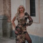 Laura Gadea Instagram - @FashionNova Feliz miércoles!! 🦋🌹💕 Podéis encontrar este vestido en la web así: Enchanted Mesh Maxi Dress - Green/combo