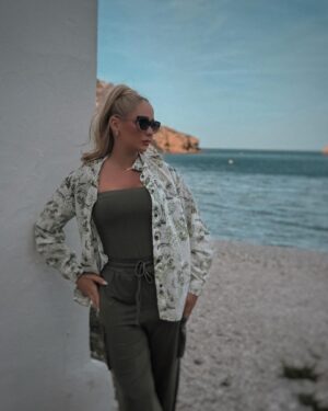 Laura Gadea Instagram - Feliz martes! 💖💖💖 @FashionNova
Este mono lo podéis encontrar así:
Alex Cargo Jumpsuit - Olive

#madrid #comunidadmadrid #comunidademadrid #comunidaddemadrid #spain #españa #love #photography #picoftheday #instagood #photooftheday #travel #fashion #art #style #happy #photo #instagram #summer #fitness #smile #europe #instalike #beauty