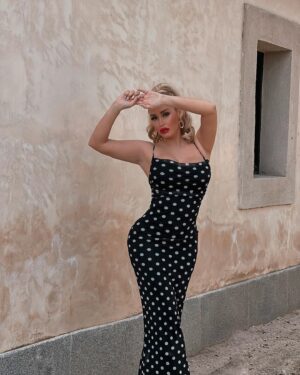 Laura Gadea Instagram - @FashioNova Lunares, el estampado que nunca pasa de moda y siempre levanta el ánimo 😍🙌🤗
Este vestido lo podéis encontrar en la web así:
Sara Polka Dot Maxi Dress - Black/White

#madrid #comunidadmadrid #comunidademadrid #comunidaddemadrid #spain #españa #love #photography #picoftheday #instagood #photooftheday #travel #fashion #art #style #happy #photo #instagram #summer #fitness #smile #europe #instalike #beauty