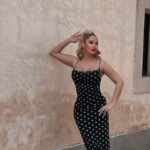 Laura Gadea Instagram - @FashioNova Lunares, el estampado que nunca pasa de moda y siempre levanta el ánimo 😍🙌🤗 Este vestido lo podéis encontrar en la web así: Sara Polka Dot Maxi Dress - Black/White #madrid #comunidadmadrid #comunidademadrid #comunidaddemadrid #spain #españa #love #photography #picoftheday #instagood #photooftheday #travel #fashion #art #style #happy #photo #instagram #summer #fitness #smile #europe #instalike #beauty