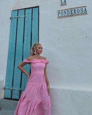 Laura Gadea Instagram - Pink forever 💖💖💖 @FashionNova
Podéis encontrar este vestido en la web así:
Stephanie Tiered Maxi Dress - Pink

#madrid #comunidadmadrid #comunidademadrid #comunidaddemadrid #spain #españa #love #photography #picoftheday #instagood #photooftheday #travel #fashion #art #style #happy #photo #instagram #summer #fitness #smile #europe
