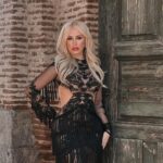 Laura Gadea Instagram - Feliz comienzo de semana! @FashionNova ❤️🤗😘 Este vestido lo podéis encontrar en la web así: Gwen Lace Mini Dress - Black/combo