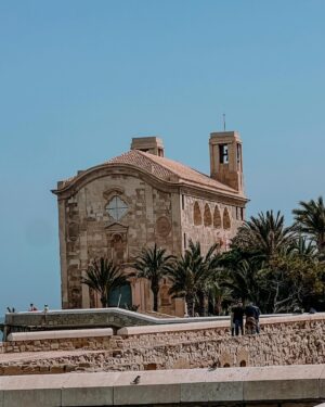 Laura Gadea Instagram - Me encantó conocer la isla de Tabarca, esta época es perfecta para conocer esta pequeña isla y disfrutar de sus calas y su pueblo. 🙌🏝️😘

#madrid #comunidadmadrid #comunidademadrid #comunidaddemadrid #spain #españa #love #photography #picoftheday #instagood #photooftheday #travel #fashion #art #style #happy #photo #instagram #summer #fitness #smile #europe #instalike #beauty