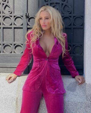 Laura Gadea Instagram - Pink vibes 💘porque la vida se ve mejor en rosa. #PinkPower

#madrid #comunidadmadrid #comunidademadrid #comunidaddemadrid #spain #españa #love #photography #picoftheday #instagood #photooftheday #travel #fashion #art #style #happy #photo #instagram #summer #fitness #smile #europe #instalike #beauty #lifestyle