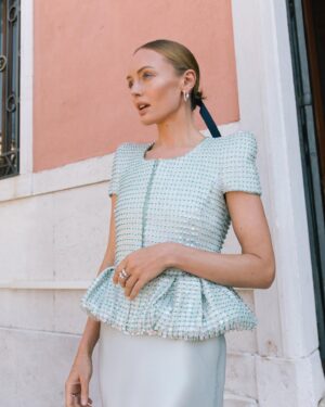 Laura Haddock Instagram - Venice.. it’s all a dream 🤍 
Beauty: @armanibeauty 
Jewels: @tasaki_intl 
Outfit: @giorgioarmani
 #armanibeauty #venezia79 #tasaki #luminoussilk #lippower