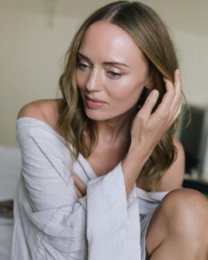 Laura Haddock Instagram - Getting ready with  @armanibeauty 
Makeup by: @naokoscintu 
Photographer: @ionawolffphoto 
#armanibeauty #venezia79 #lippower #luminoussilk