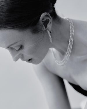 Laura Haddock Instagram - More is more. 😜💎 

Photographer: @hannah.cosgrove 
Fashion: @felixbischof_ @aliciarobynellis 
Make-up: @sarahillmakeup
Hair: @naokawakamihair 
Jewels: @fernandojorge @vancleefarpels @cartier
