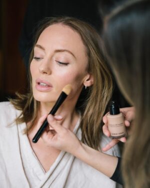 Laura Haddock Instagram - Press look @armanibeauty

 Photographer: @ionawolffphoto 
Makeup: @armanibeauty 
Hair: @halleybrisker 
Styling: @aimeecroysdill 

#armanibeauty #luminoussilk #downtonabbey