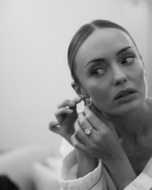 Laura Haddock Instagram - Makeup by @naokoscintu with @armanibeauty and #luminoussilk 
Wearing the dazzling @chopard 

#bazaarawards #armanibeauty #ad