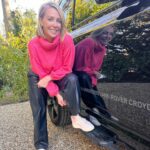 Laura Hamilton Instagram – I’ve been absolutely loving my new car but had to make a slight adjustment… as I’m only 5’2 I decided to add side bars to help me get in and out!  As well as being very practical I think they are kinda cool… there a loads of other ways Defenders can be customised, I wonder what I’ll do next!…
.
.
.
Follow @harwoods.landrover for some ideas. #ambassador #defender #cars #landrover