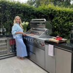 Laura Hamilton Instagram – (AD) Outdoor kitchens aren’t just for the summer months! I love mine and it’s become a big feature of my home.
.
.
.
@dracogrillsuk have an amazing selection of options where you can build a bespoke outdoor kitchen to suit space and requirements.
.
.
.
Why not go and check out the showroom @mossendgardenvillage. 
.
.
.
#partnership #outdoorkitchen #homegarden #design