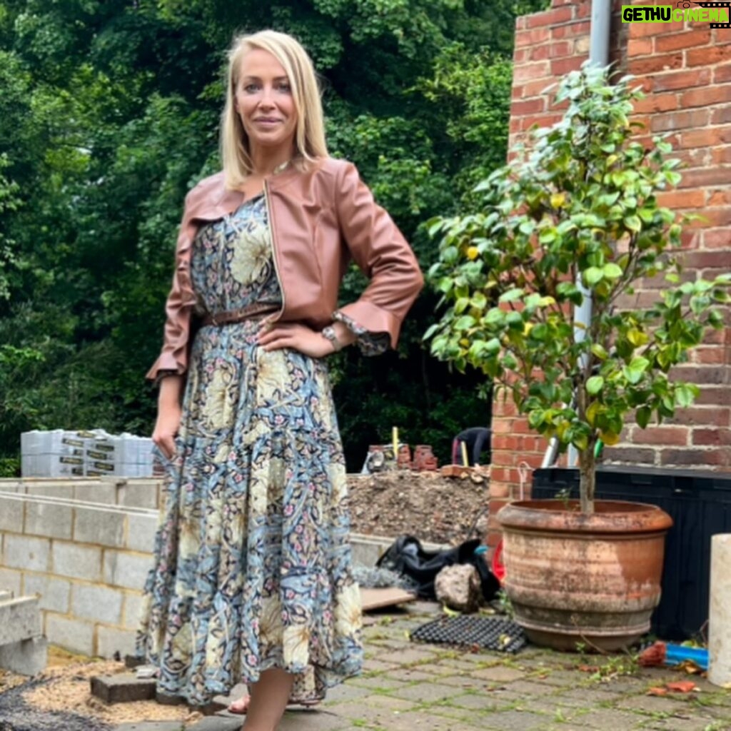 Laura Hamilton Instagram - Over a century ago and to the current day... swipe 👉🏻 for the transformation... . . . #TheRebuild #property #renovation #exteriordesign #garden #home #transformation #sustainablehome