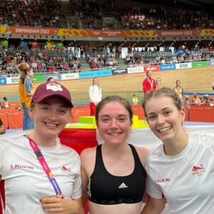 Laura Kenny Instagram - I’m not sure I even have the words for this one. Commonwealth Games Champion 🥇 This last 6 months or so has been a challenge to say the least. Yesterday I thought maybe this is my last race. 

All we said before the start was dont trip over each other as @officialteamengland and make sure someone is in every break. When @grace_lister came over I thought yes! but then when @sophielewis_02 ended up on the front and rode her absolute socks off to help me close the gap, I couldn’t quite believe it. What an absolute hero of a team mate. This team @_maddieleech @knight_josie @sophielewis_02 @grace_lister and @monmoogreenwood have made me smile on so many occasions this week. The bike riding hasn’t been fun at all times this week, but the off bike has been absolutely brilliant!