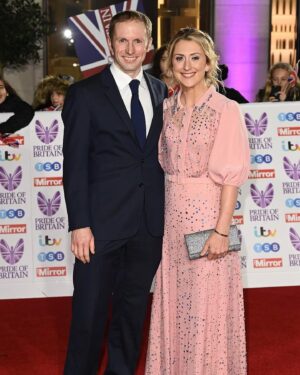 Laura Kenny Instagram - A night celebrating the most incredible people @prideofbritain 💗 

👗 @jennypackham 
💇‍♀️ @wildflowerhaircompany 
💄 @essexhairmakeup 
📸 @davidfisherphoto @shutterstock