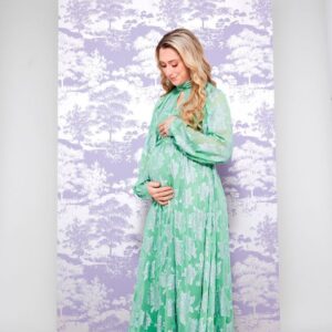 Laura Kenny Instagram - Jason and I are so excited to share with you our exclusive with @ok_mag revealing the gender of our baby.

I absolutely loved doing this photoshoot. I felt beautiful and really wanted to capture the happiness Jason and I have been feeling 💙💖 Click the link in my bio to find out if baby is a he or a she 🥰