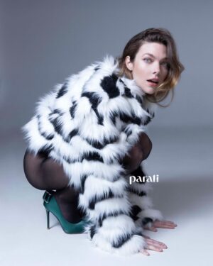 Laura Laprida Instagram - Les dejo estas fotos de @chrisbeliera que hicimos junto a  @paratirevista para la sección “Protagonistas” con una producción de lujo liderado por @alegarcia360 , peinada a lo Miley por @_marcobustamante_ y por supuesto mi mano derecha a cargo del make up, la uno siempre @sunshinecarreras 🫶🏻❤️