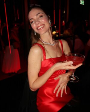 Laura Laprida Instagram - Anoche en Cannes by @campariarg 
.
.ph. @rpirovano 

.Mi look espectacular @antoinella 
.
👗 @zacposen 
 💍@damianiofficial 
 👠  @martinellishoes