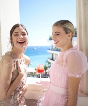 Laura Laprida Instagram - Hermosa experiencia en Cannes junto a @campariarg , acá les dejo estas fotitos que reflejan todo lo vivido. Gracias 
.
-Beber con moderación, prohibida su venta a menores de 18 años-
.
.
 @marchesafashion 
 @damianiofficial 
 @sophiawebster

Contenido @rpirovano 
.
.
#CampariCinema #WeAreCinema #Cannes2024 #EnjoyResponsibly