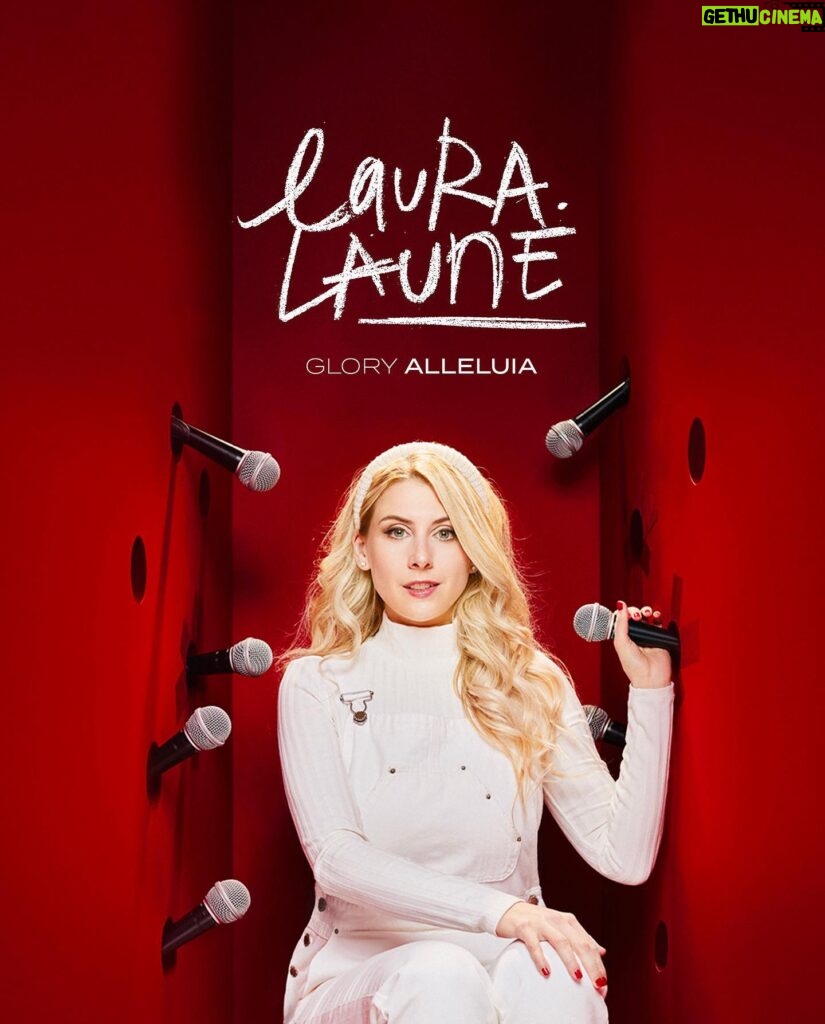 Laura Laune Instagram - Ce soir la tournée reprend à Yutz 🌟 (oui c’est une vraie ville) et pour les autres, rdv sur C8 à 21h20 pour la diffusion du premier spectacle 🙆‍♀️