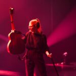 Laura Laune Instagram - Vous étiez 6000 avec moi au Casino de Paris pour démarrer cette tournée 2023 ❤️ Merci pour l’accueil complètement fou que vous avez réservé à ce spectacle si spécial pour moi ❤️Je prends le temps de lire vos messages qui me touchent tellement 🥹 Merci à mon équipe qui me porte à chaque seconde et avec qui je suis si fière de partager cette page de ma vie, mes journées, et ma maison un peu aussi mais là il va falloir faire quelque chose les amis on est pas une colonie de fourmis prenez votre indépendance : David, Gwendal, Pierre, Grégoire, Gaëtane, Laurent Merci à @darksmileprod qui me soutient depuis le début ❤️ : @julia_darksmileprod , @roxannewonderwoman , @ineslav1803 , @ramoin , @johanna_kawa , @celmakie , @jeremyferrarioff Et aux incontournables @annesophienp , @simon_gardaix , @marleneschaff , @laurag_photo , @celinehetroit_creation @neil_fichar et @guillaume_bats vous entrez dans aucune catégorie deso 🤷‍♀️ Rendez-vous jeudi à Lille pour la suite de la tournée 😍