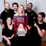 Laura Laune Instagram - Grâce à vous 🥹❤️ Merci de croire en ce spectacle et d’être venus si nombreux pendant cette première année de tournée 😍🥹 Merci de me porter de date en date ❤️ On reprend en septembre !! 🙌 PS: la meilleure équipe du monde PPS: celui qui reconnaît la dernière photo ne gagne rien mais a une forte probabilité d’aimer un peu trop les enfants #GloryAlleluia